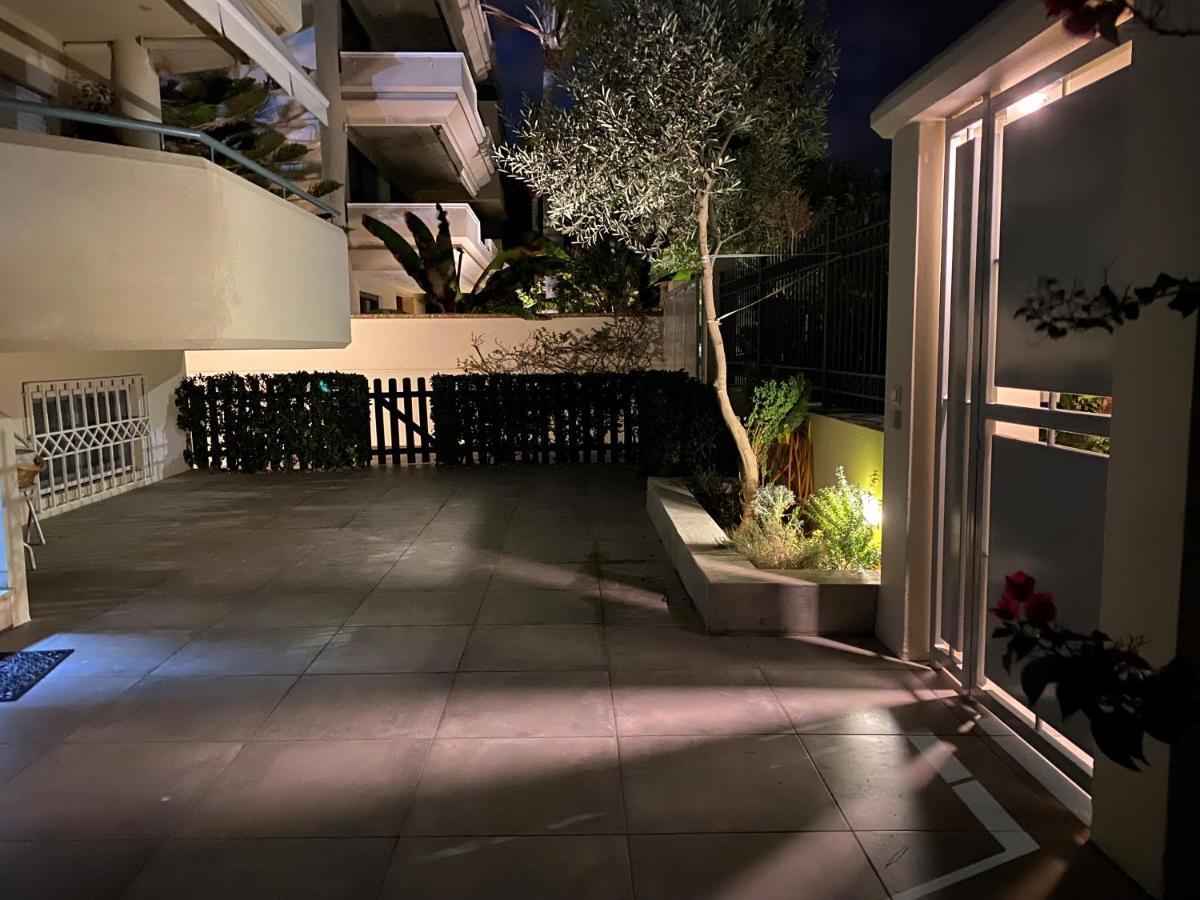 Bright, Cosy Studio Close To Glyfada Beach & Center Athén Kültér fotó